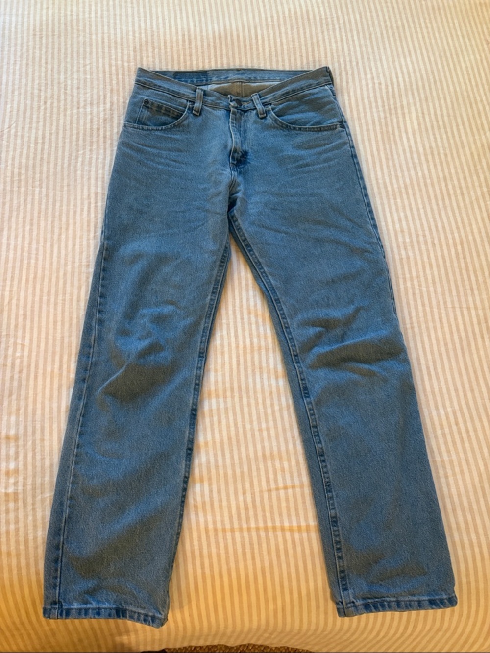 Vintage Classic Straight-Leg Wrangler Blue Jeans